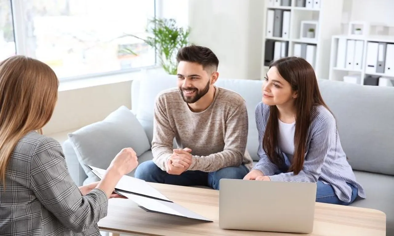 Relocation home buying services helping families move confidently with expert real estate guidance, neighborhood selection, virtual home tours, and professional relocation support.
