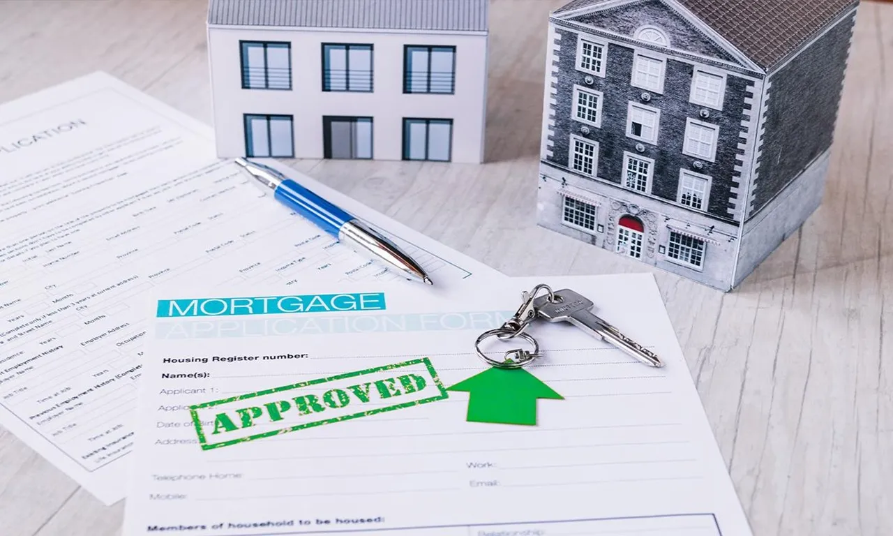 Home buying services for first time buyers helping new homeowners compare properties, secure financing, negotiate offers, and confidently purchase their first home.