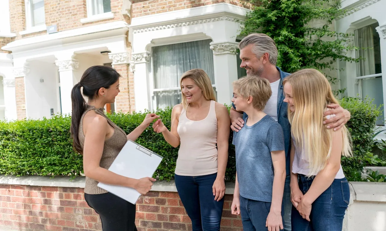 Compare real estate agents to choose the best REALTOR® for buying or selling property in the USA.