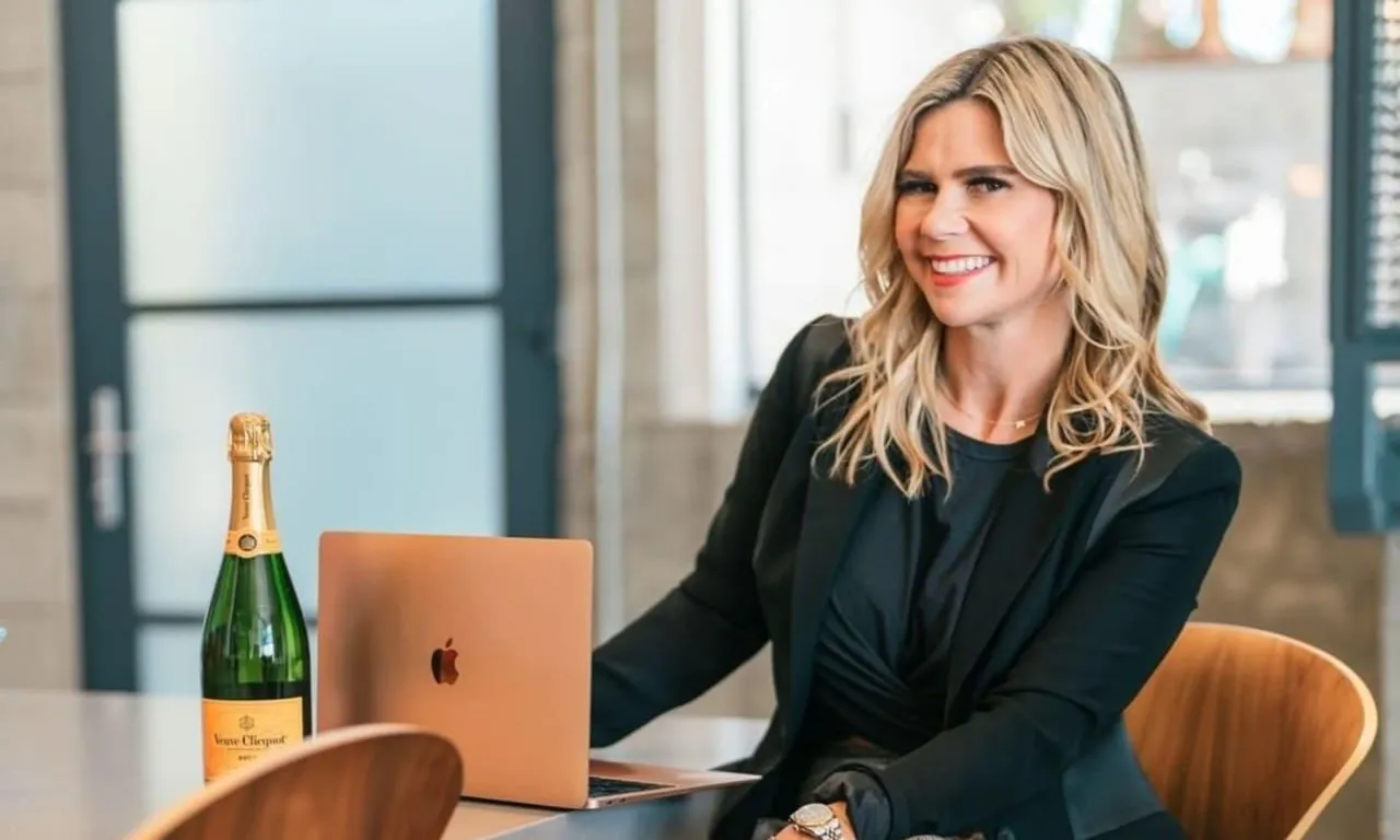 Top realtors USA helping buyers, sellers, and investors find the best homes, negotiate successful property deals, and maximize real estate investments.